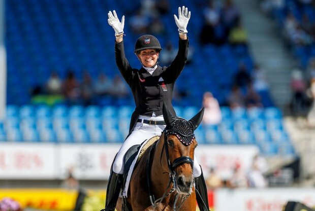 Cathrine Laudrup-Dufour and JUDI oornetje Royal Allure Traverso clear Fine light siam All Over chrome